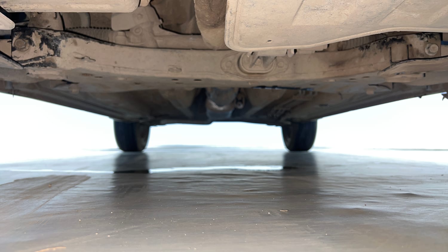 Used 2020 Kia Sonet HTX 1.0 iMT Petrol Manual extra FRONT LEFT UNDERBODY VIEW