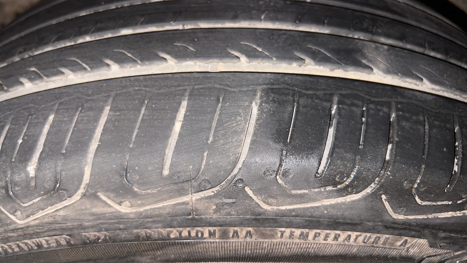 Used 2016 Ford EcoSport Titanium 1.5L TDCi Diesel Manual tyres LEFT FRONT TYRE TREAD VIEW