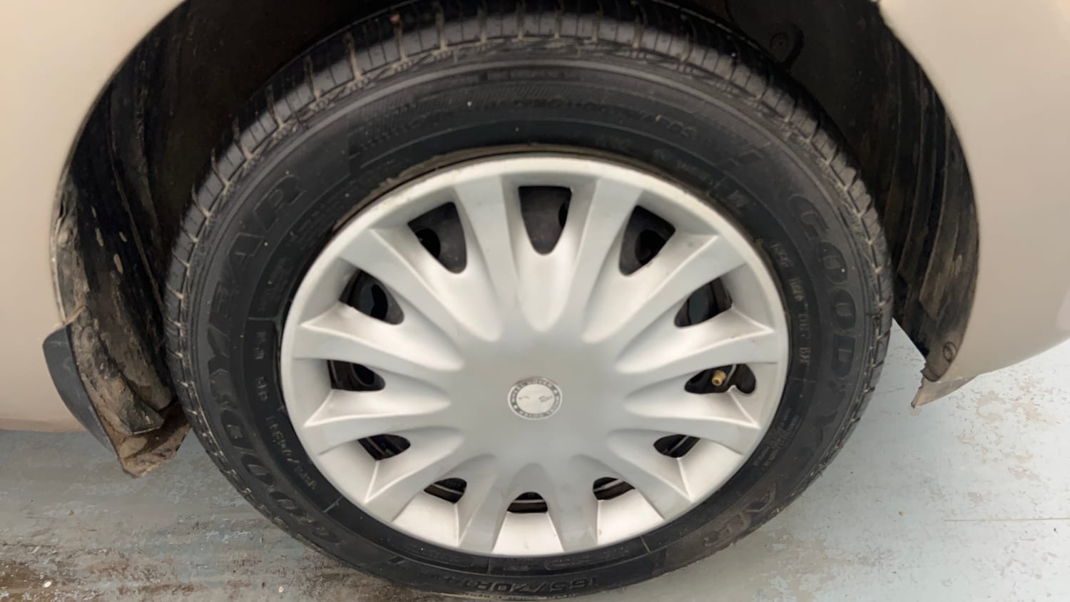 Used 2018 Hyundai Santro Asta Petrol Manual tyres RIGHT FRONT TYRE RIM VIEW