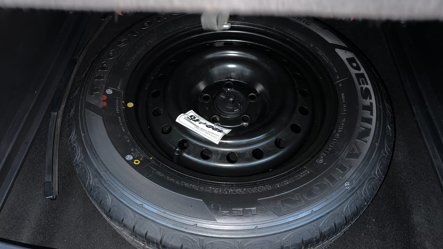 Used 2019 Jeep Compass Limited 1.4 Petrol AT Petrol Automatic tyres SPARE TYRE VIEW