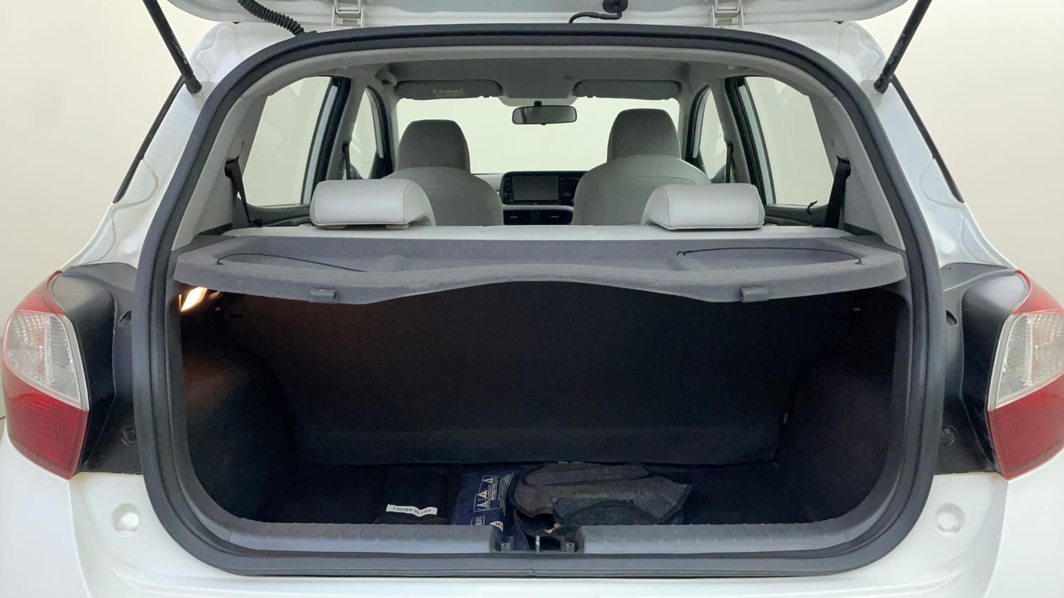 Used 2020 Hyundai Grand i10 Nios Asta 1.2 Kappa VTVT Petrol Manual interior DICKY INSIDE VIEW