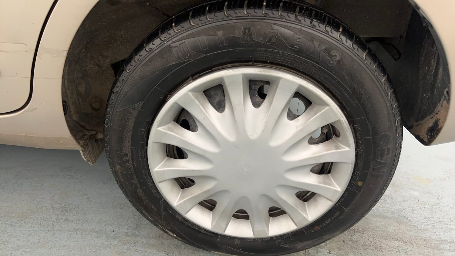 Used 2018 Hyundai Santro Asta Petrol Manual tyres LEFT REAR TYRE RIM VIEW