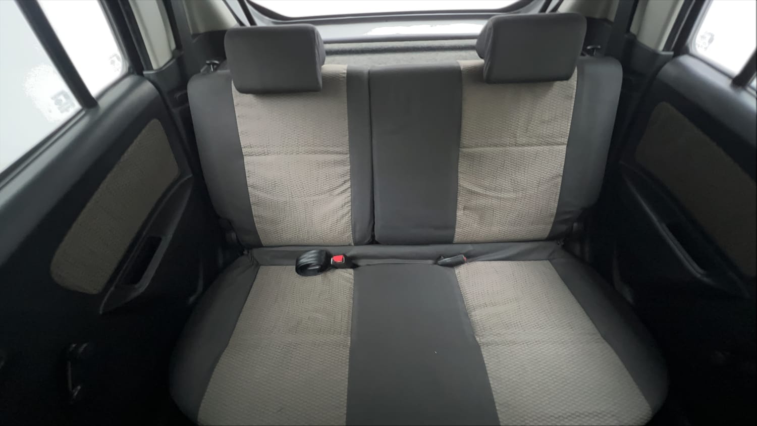 Used 2015 Maruti Suzuki Wagon R LXI CNG Cng Manual interior REAR SEAT CONDITION VIEW