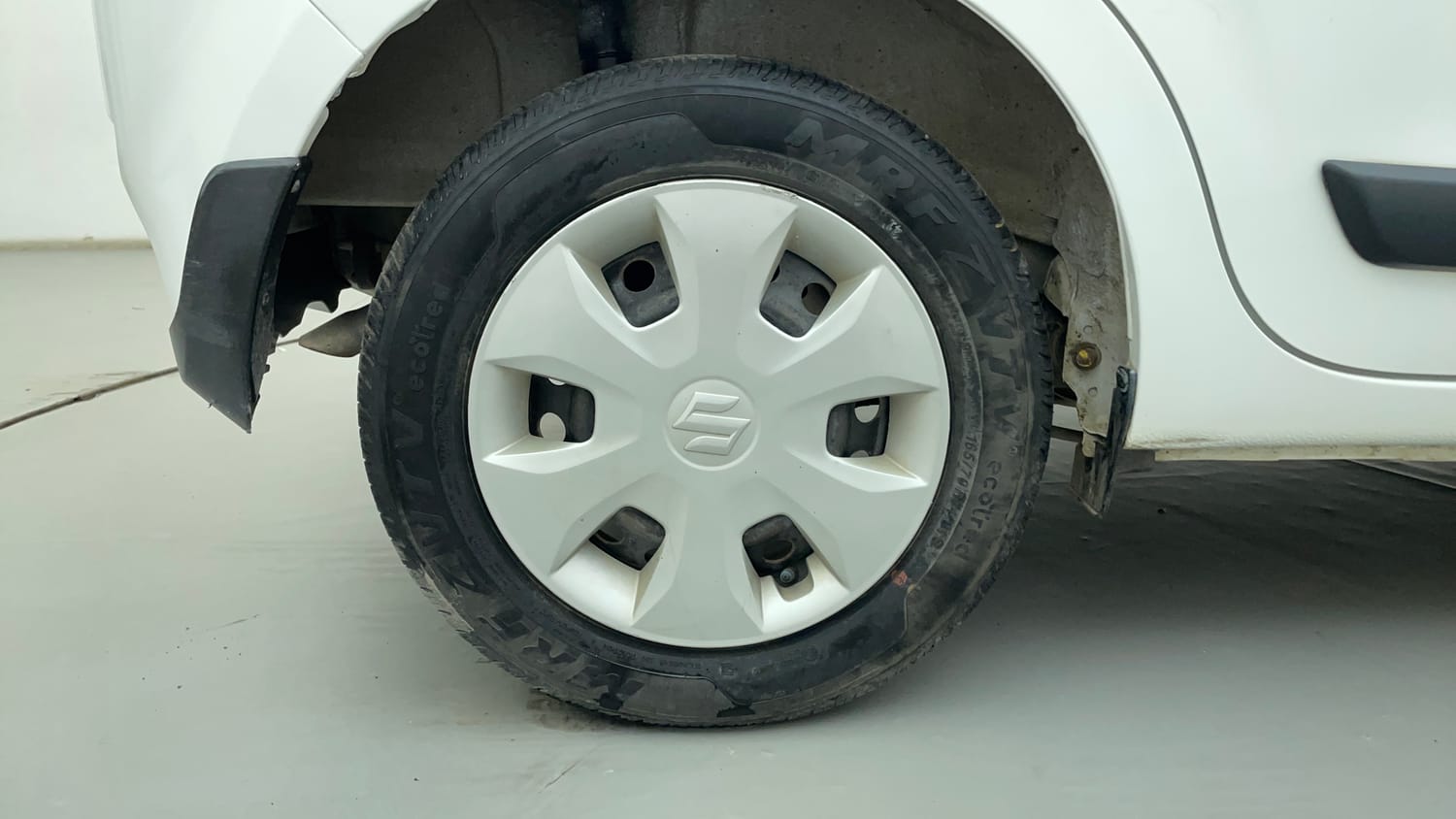 Used 2022 Maruti Suzuki Wagon R ZXI 1.2 Petrol Manual tyres RIGHT REAR TYRE RIM VIEW