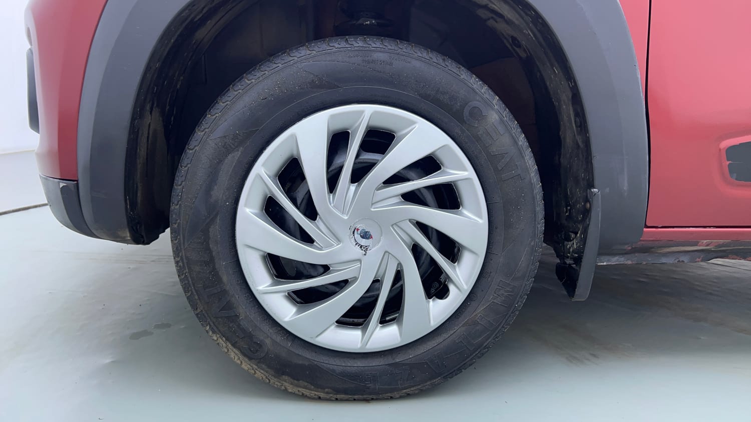 Used 2016 Renault Kwid RXT Petrol Manual tyres LEFT FRONT TYRE RIM VIEW