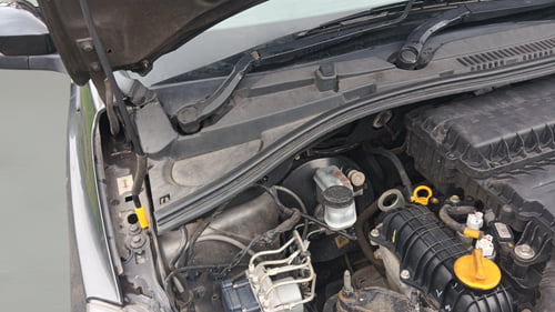 Used 2022 Tata Tiago XZ Plus Petrol Manual engine ENGINE RIGHT SIDE HINGE & APRON VIEW