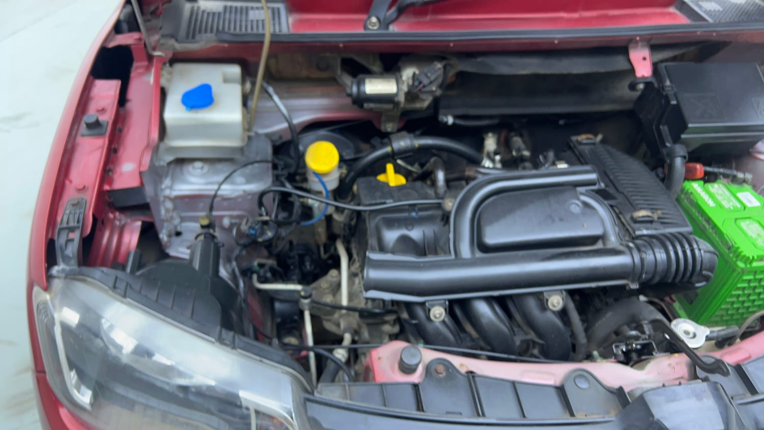 Used 2019 Renault Kwid RXT (O) 1.0 SCE Edition Petrol Manual engine ENGINE RIGHT SIDE VIEW