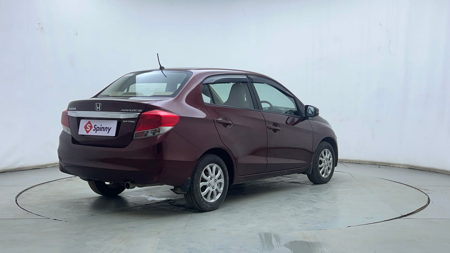 Used 2015 Honda Amaze 1.2 VX  (O)  i-VTEC Petrol Manual exterior RIGHT REAR CORNER VIEW