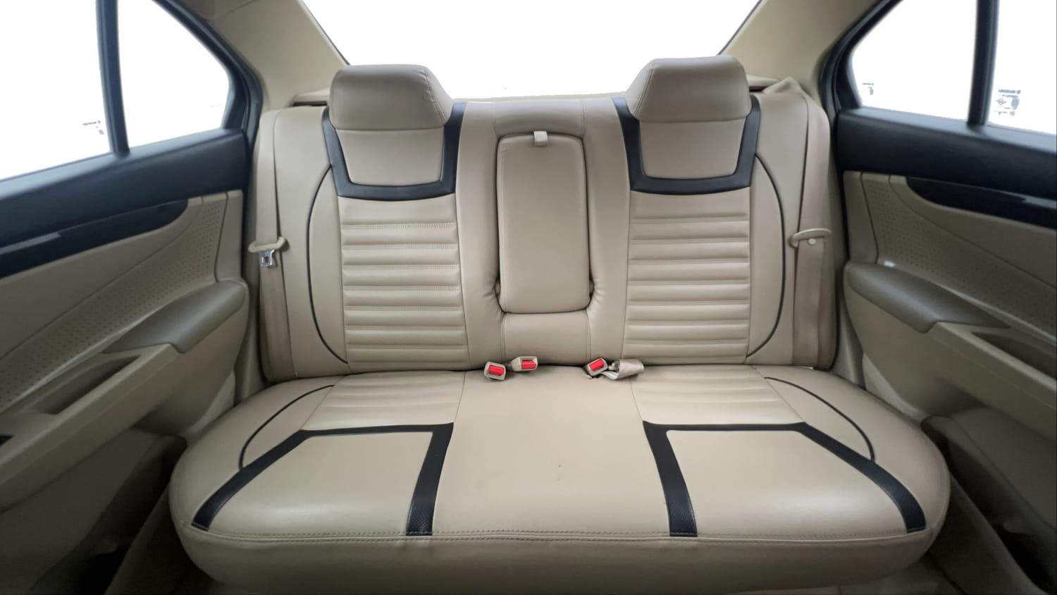 Used 2018 Maruti Suzuki Ciaz Sigma 1.4 MT Petrol Manual interior REAR SEAT CONDITION VIEW