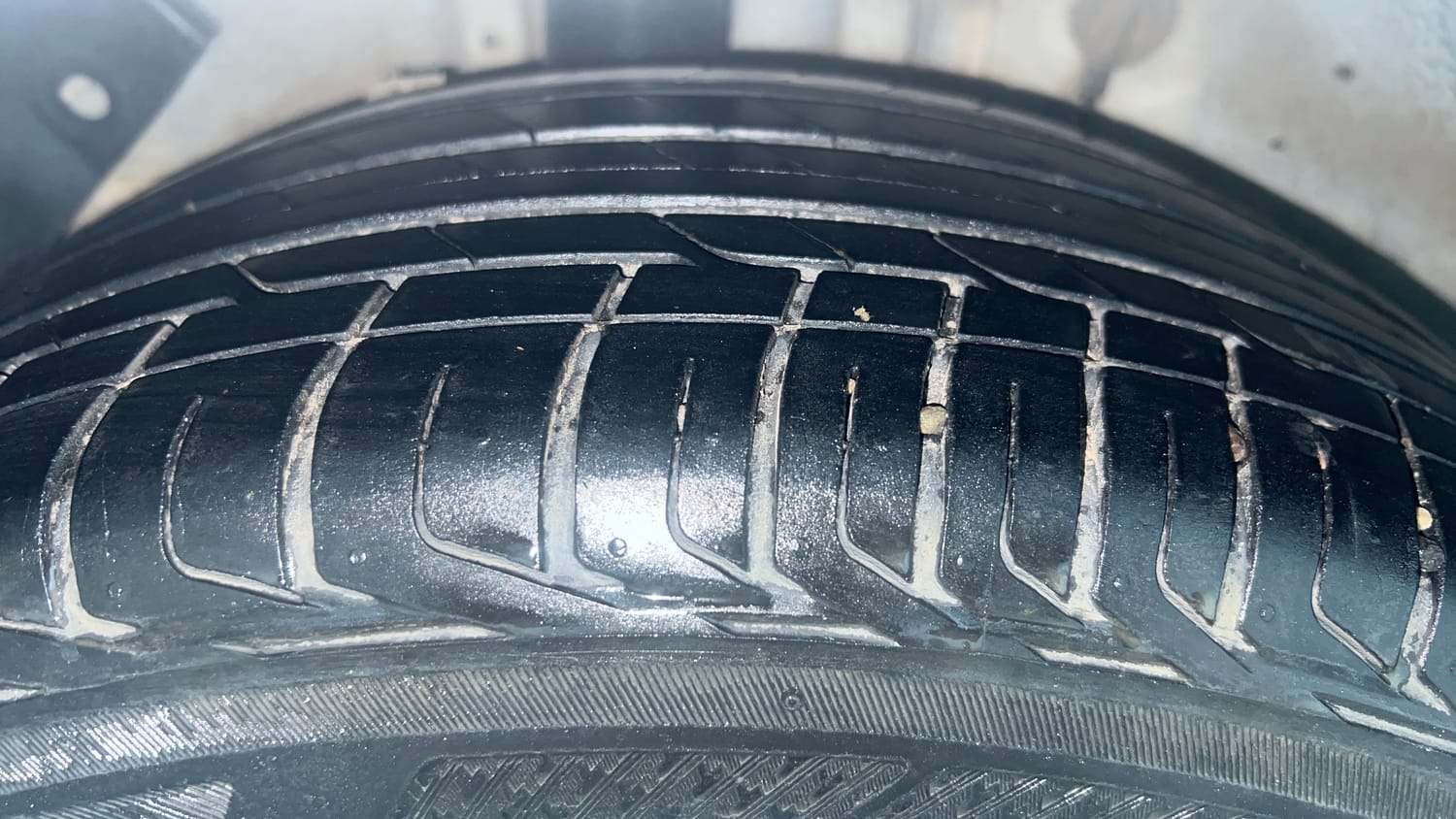 Used 2019 Hyundai Elite i20 Asta 1.2 (O) Petrol Manual tyres RIGHT REAR TYRE TREAD VIEW