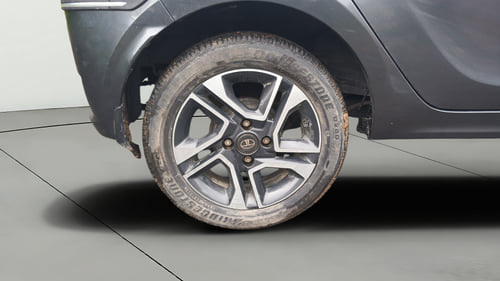 Used 2022 Tata Tiago XZ Plus Petrol Manual tyres RIGHT REAR TYRE RIM VIEW