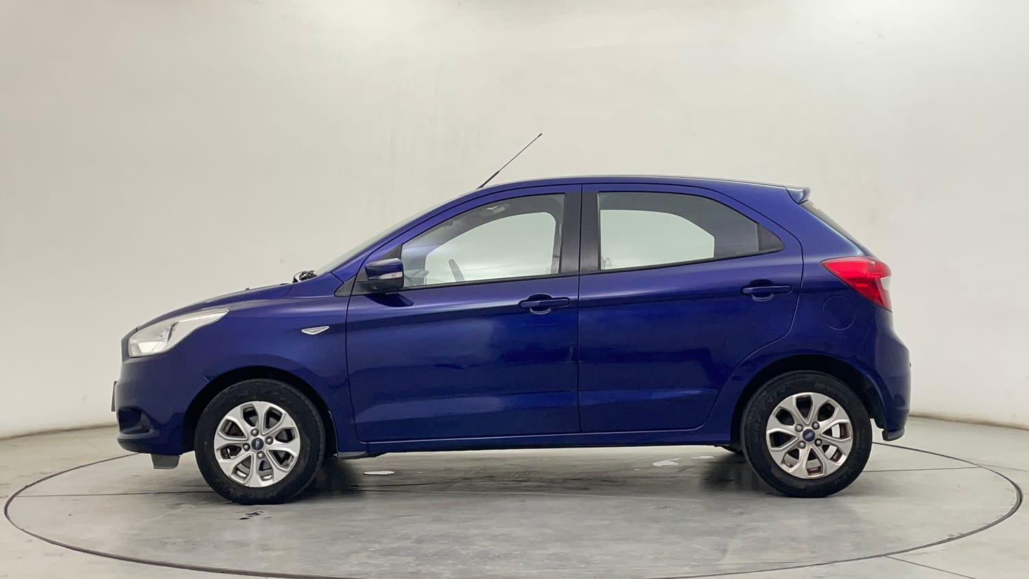 Used 2016 Ford Figo Titanium 1.2 Ti-VCT Petrol Manual exterior LEFT SIDE VIEW