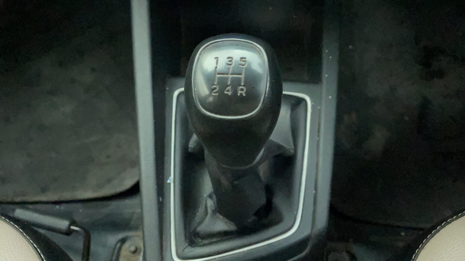Used 2020 Hyundai Elite i20 Sportz Plus 1.2 Petrol Manual interior GEAR  KNOB VIEW
