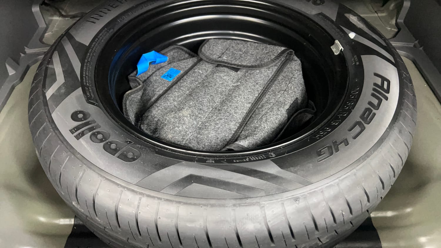 Used 2024 Hyundai Creta 1.5 MPi Petrol MT E Petrol Manual tyres SPARE TYRE VIEW