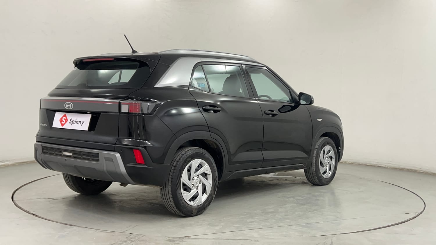 Used 2024 Hyundai Creta 1.5 MPi Petrol MT E Petrol Manual exterior RIGHT REAR CORNER VIEW