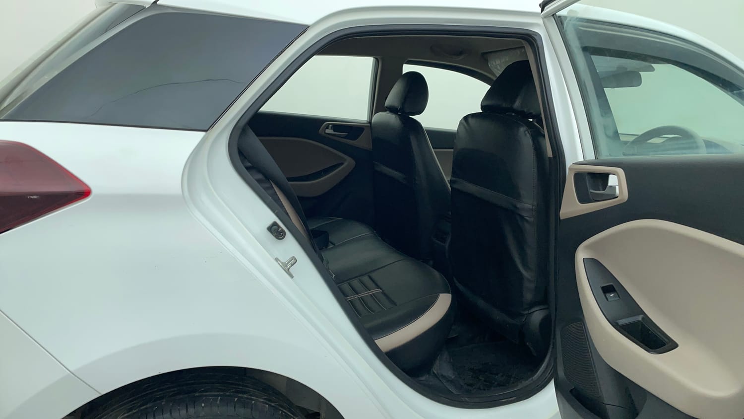 Used 2020 Hyundai Elite i20 Sportz Plus 1.2 Petrol Manual interior RIGHT SIDE REAR DOOR CABIN VIEW