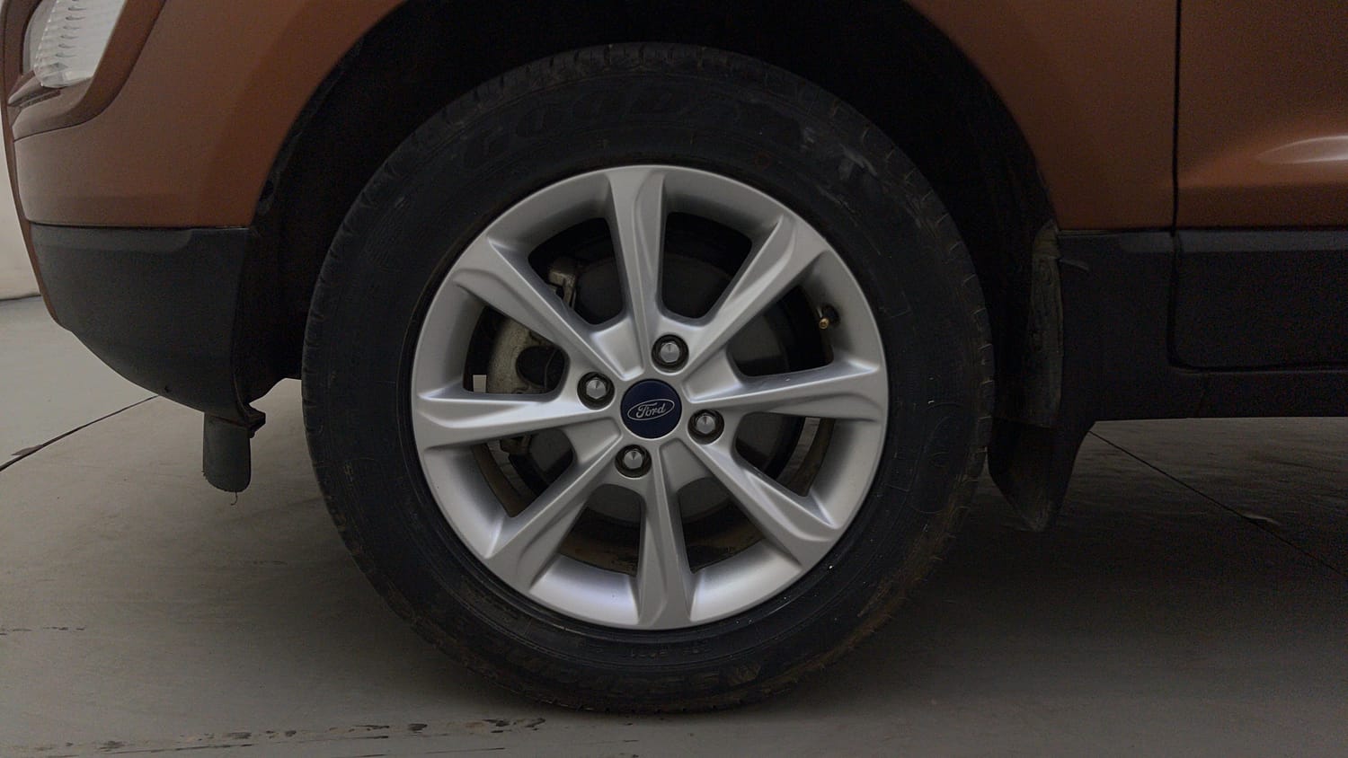 Used 2018 Ford EcoSport Titanium 1.5L Ti-VCT Petrol Manual tyres LEFT FRONT TYRE RIM VIEW