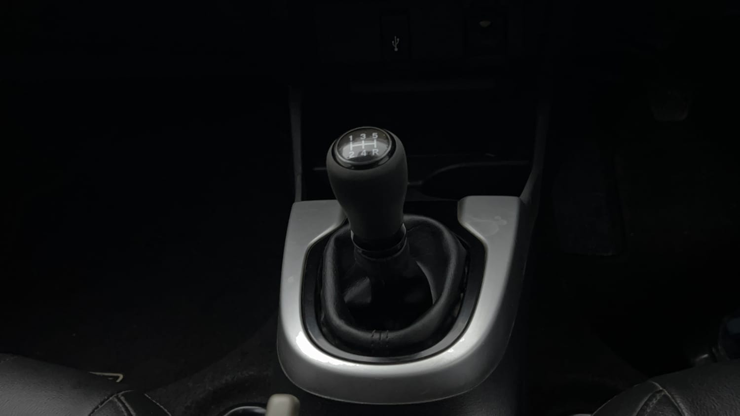 Used 2018 Honda WR-V S MT Petrol Petrol Manual interior GEAR  KNOB VIEW