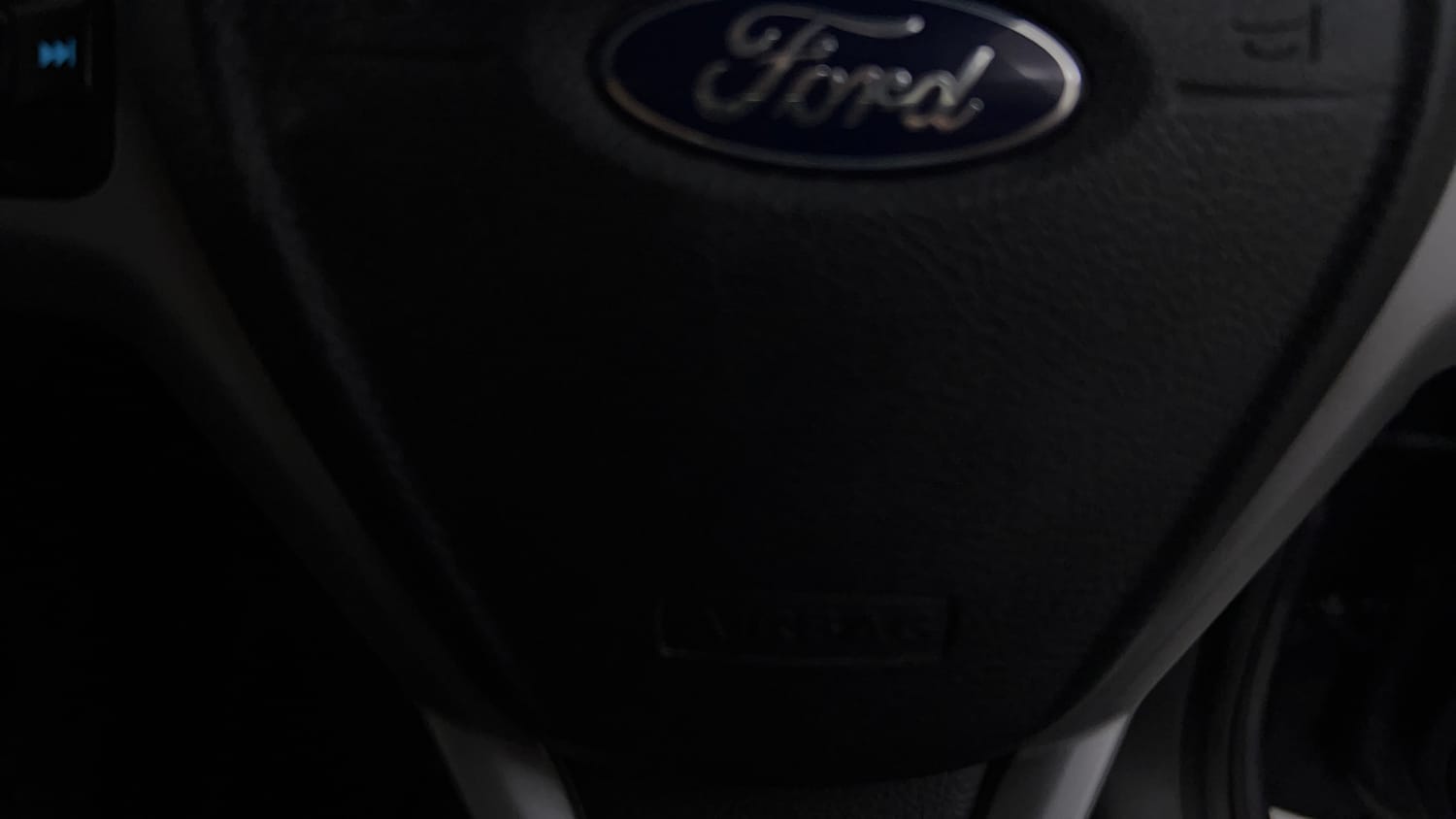 Used 2016 Ford Figo Titanium 1.5 Ti-VCT AT Petrol Automatic top_features Airbags