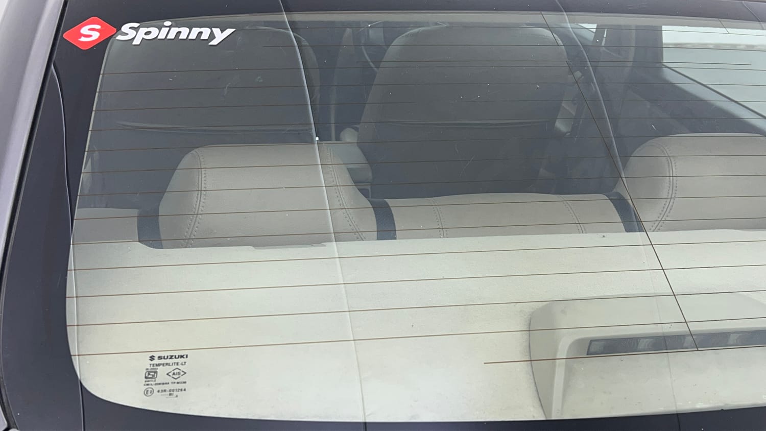 Used 2018 Maruti Suzuki Ciaz Sigma 1.4 MT Petrol Manual top_features Rear defogger