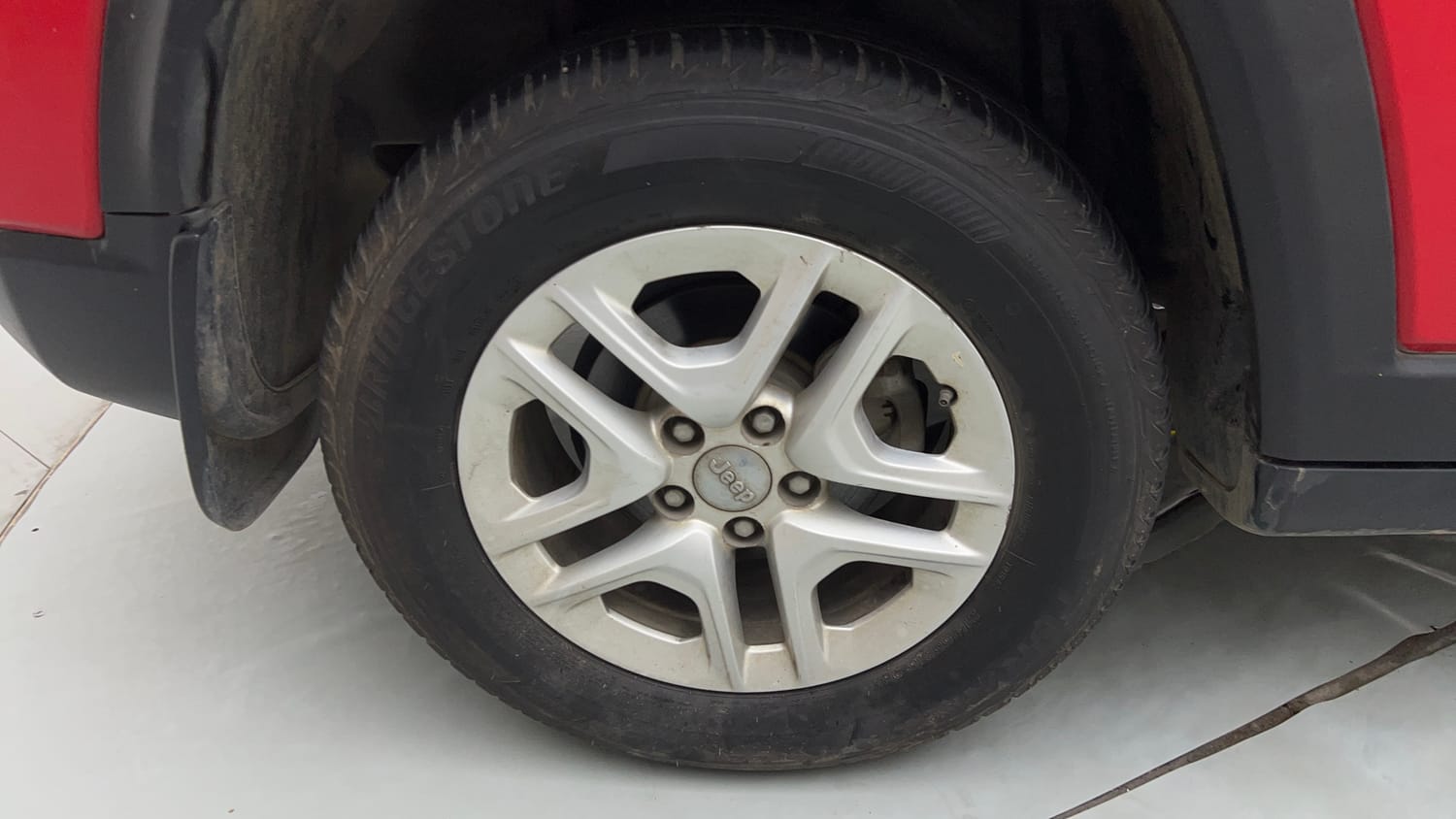 Used 2020 Jeep Compass Sport Plus 1.4 Petrol Petrol Manual tyres RIGHT REAR TYRE RIM VIEW