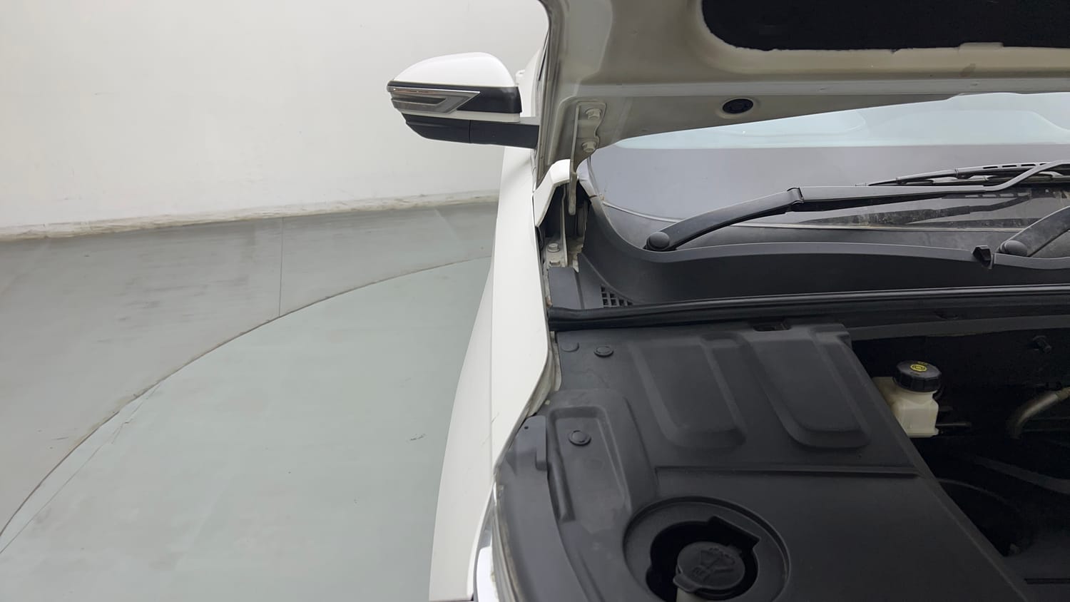 Used 2022 MG Motors Hector Sharp 1.5 Petrol CVT Petrol Automatic engine ENGINE RIGHT SIDE HINGE & APRON VIEW