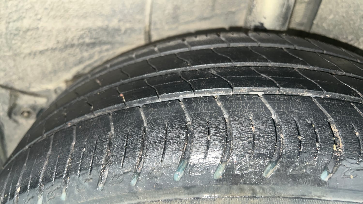 Used 2020 Tata Altroz XZ (O) Petrol Petrol Manual tyres LEFT REAR TYRE TREAD VIEW