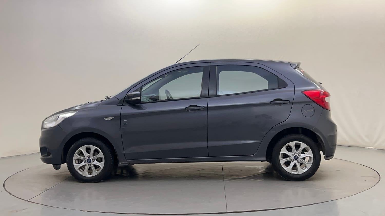Used 2016 Ford Figo Titanium 1.5 Ti-VCT AT Petrol Automatic exterior LEFT SIDE VIEW