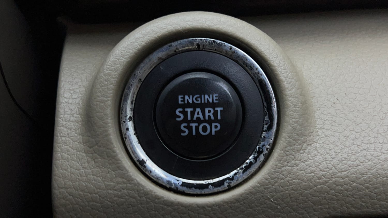 Used 2018 Maruti Suzuki New Ertiga ZXi AT Petrol Automatic top_features Keyless start