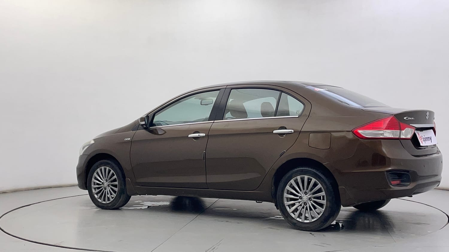 Used 2017 Maruti Suzuki Ciaz Alpha 1.3 Hybrid Diesel Manual exterior LEFT REAR CORNER VIEW