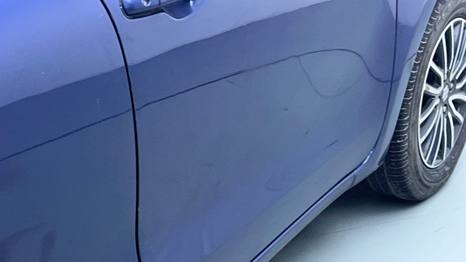 Used 2017 Maruti Suzuki Dzire ZXi Plus AMT Petrol Automatic dents MINOR SCRATCH