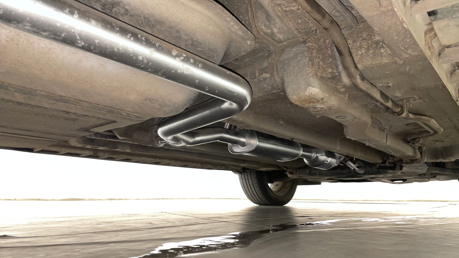 Used 2021 Hyundai Alcazar Platinum (O) 6 STR 2.0 Petrol AT Petrol Automatic extra REAR RIGHT UNDERBODY VIEW