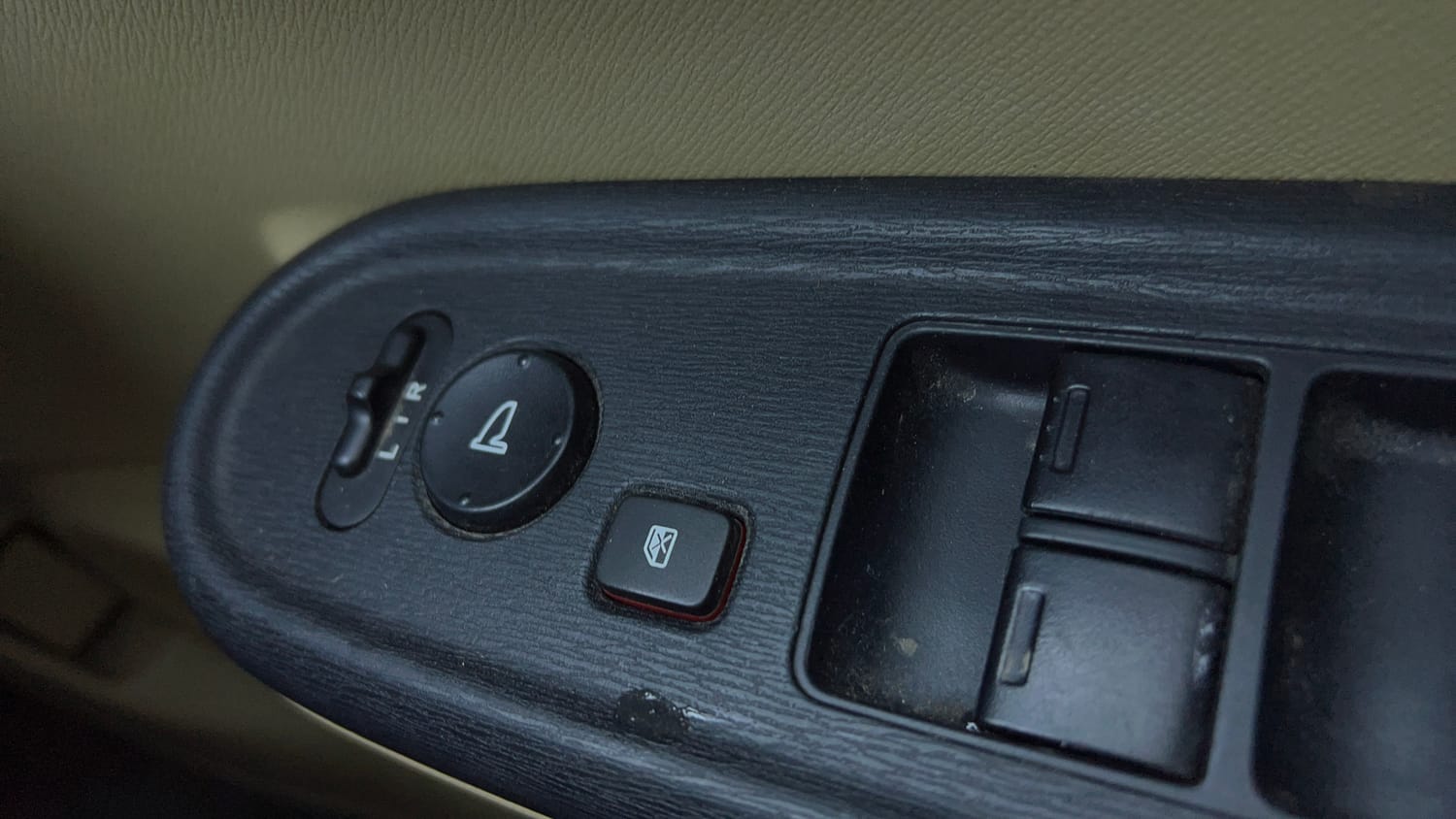 Used 2014 Honda Brio S MT Petrol Manual top_features Adjustable ORVM