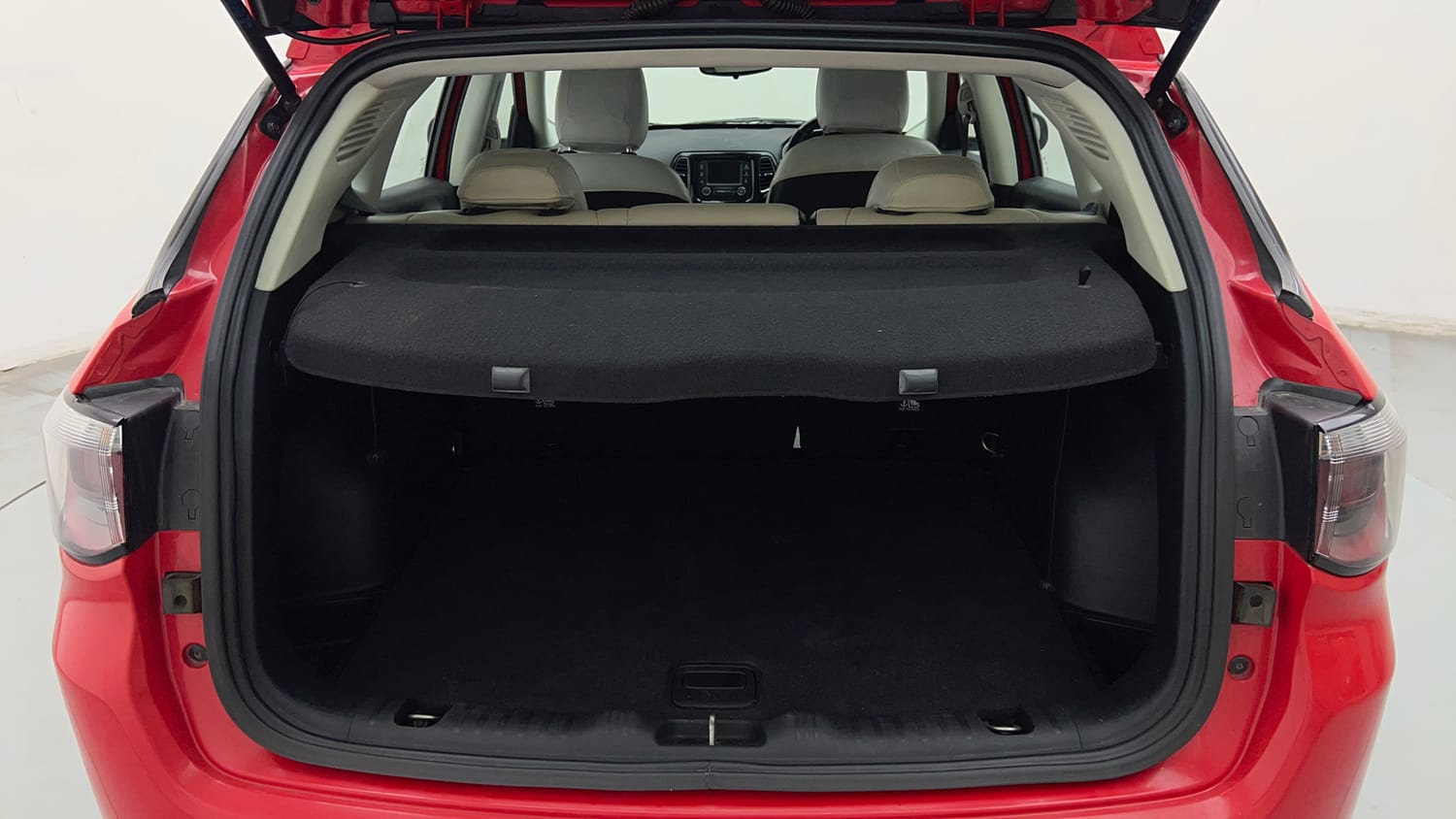 Used 2020 Jeep Compass Sport Plus 1.4 Petrol Petrol Manual interior DICKY INSIDE VIEW