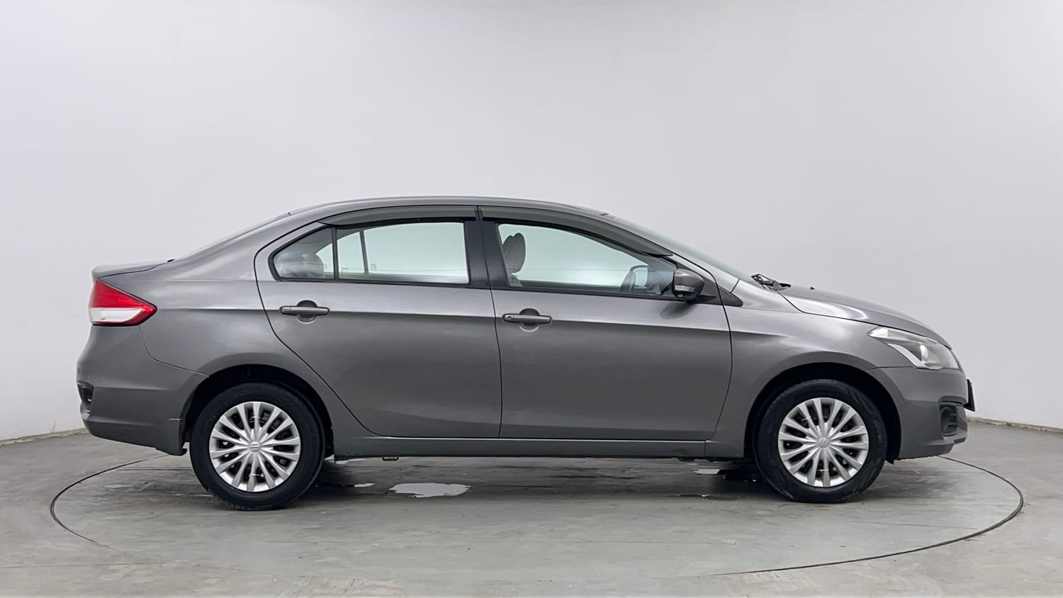 Used 2018 Maruti Suzuki Ciaz Sigma 1.4 MT Petrol Manual exterior RIGHT SIDE VIEW