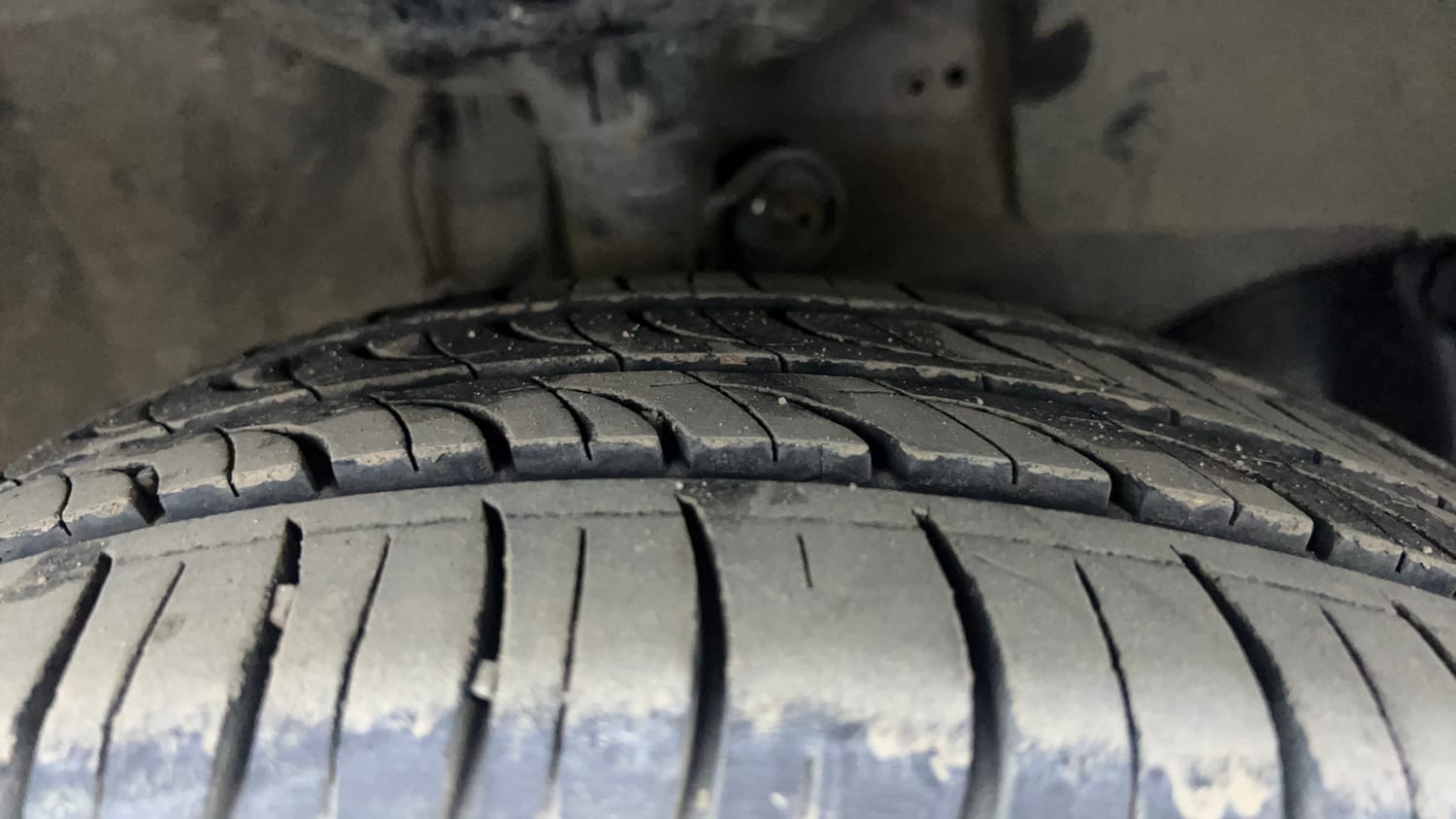 Used 2015 Honda Amaze 1.2 VX  (O)  i-VTEC Petrol Manual tyres RIGHT FRONT TYRE TREAD VIEW