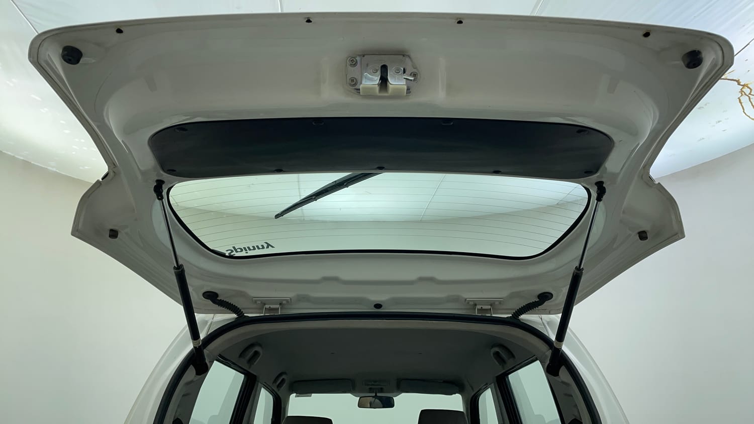 Used 2016 Maruti Suzuki Wagon R 1.0 VXI AMT Petrol Automatic interior DICKY DOOR OPEN VIEW