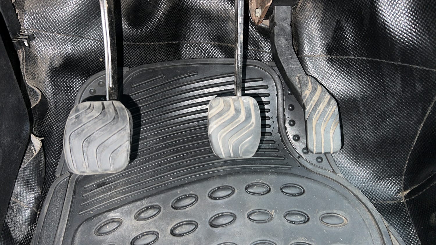 Used 2019 Renault Kwid RXT (O) 1.0 SCE Edition Petrol Manual interior PEDALS VIEW