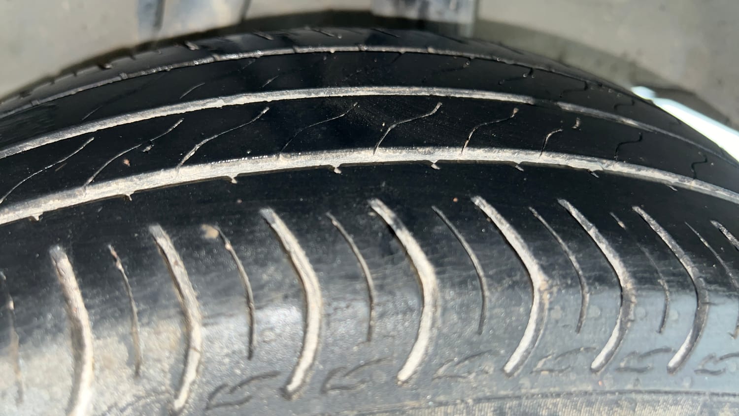 Used 2019 Honda Amaze 1.2 V MT Petrol Petrol Manual tyres LEFT REAR TYRE TREAD VIEW