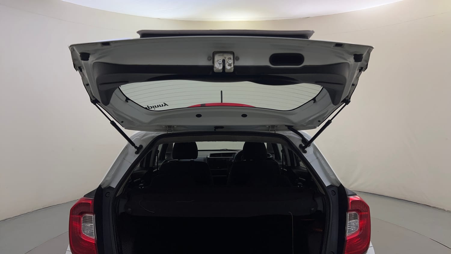Used 2017 Honda WR-V VX MT Diesel Diesel Manual interior DICKY DOOR OPEN VIEW