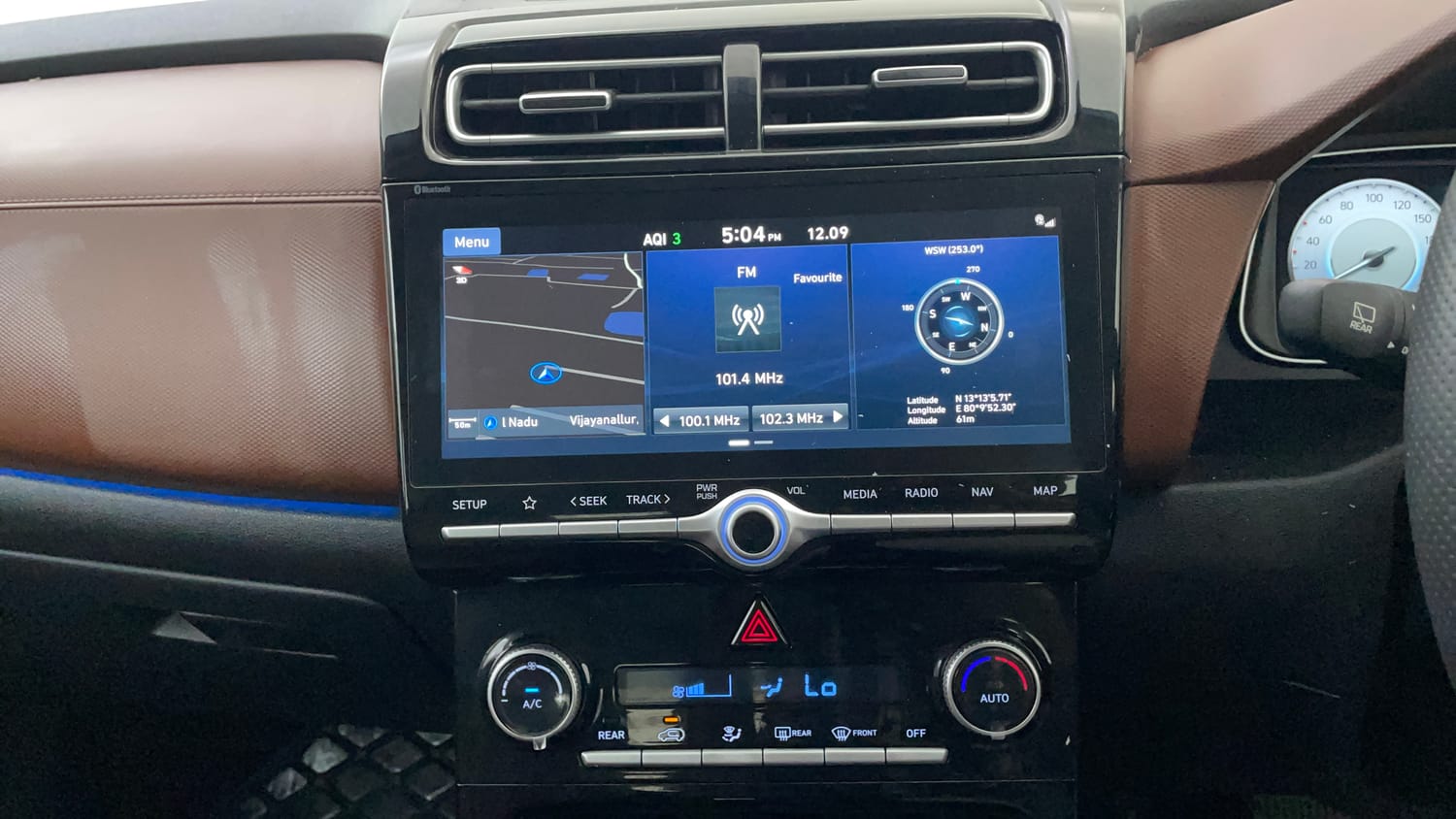 Used 2021 Hyundai Alcazar Platinum (O) 6 STR 2.0 Petrol AT Petrol Automatic interior MUSIC SYSTEM & AC CONTROL VIEW