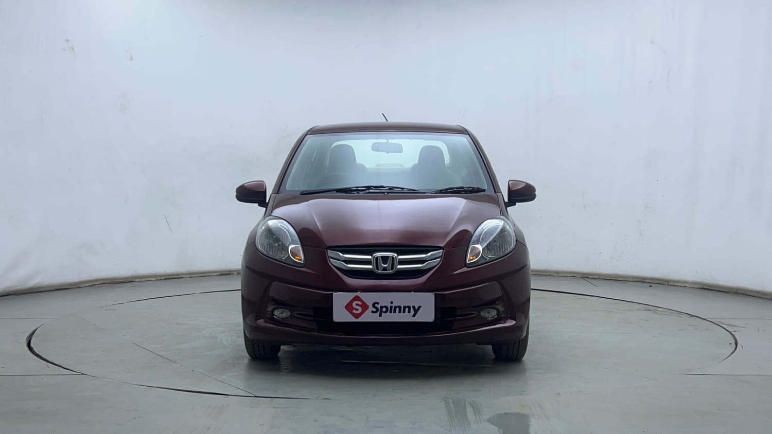 Used 2015 Honda Amaze 1.2 VX  (O)  i-VTEC Petrol Manual exterior FRONT VIEW