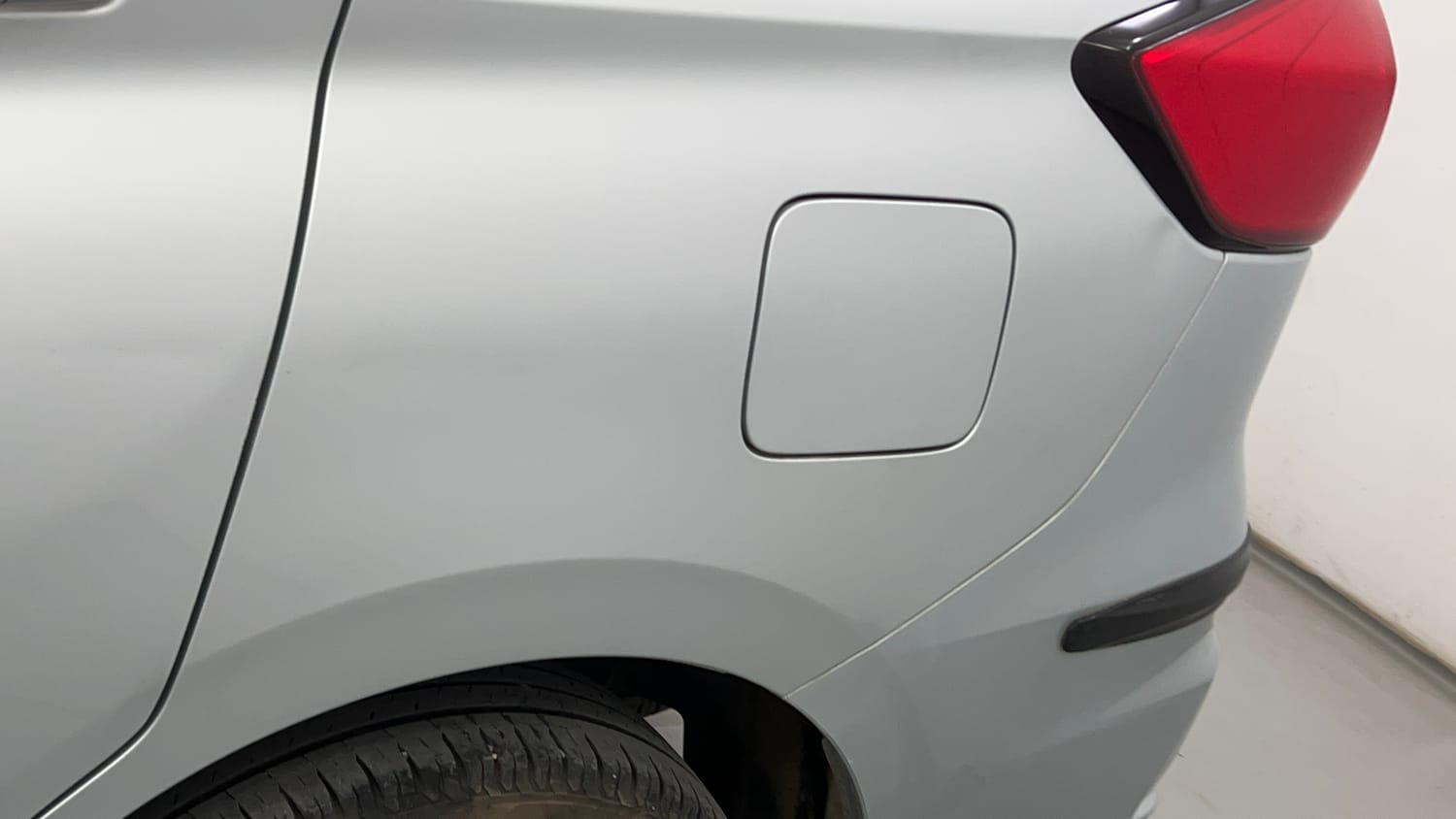 Used 2023 Maruti Suzuki Ertiga ZXi Plus Petrol Manual dents MINOR SCRATCH