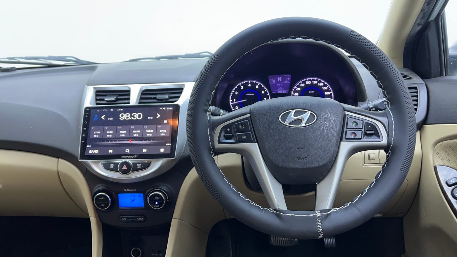 Used 2013 Hyundai Verna Fluidic 1.6 VTVT SX AT Petrol Automatic interior STEERING VIEW
