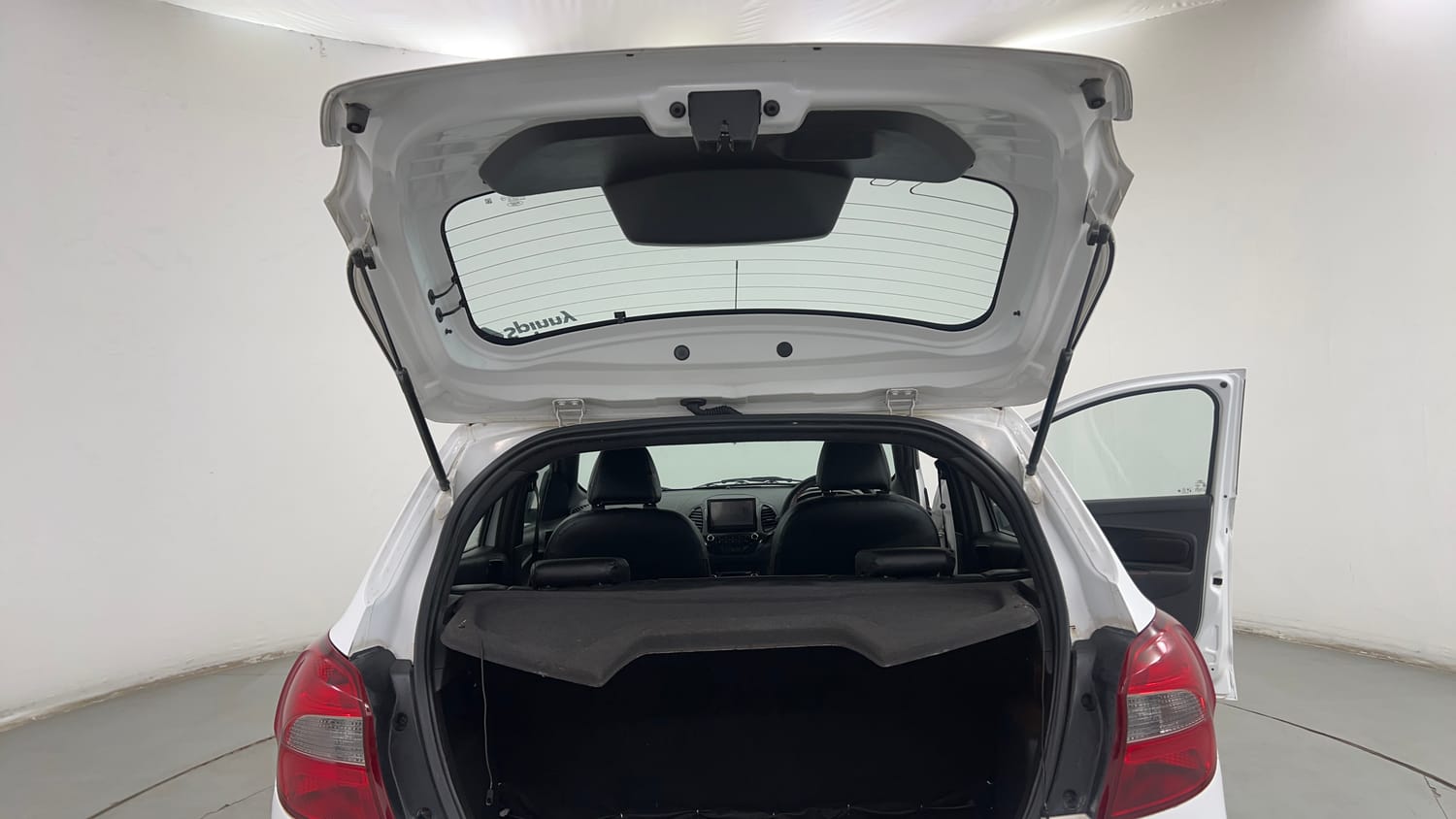 Used 2020 Ford Freestyle Titanium Plus 1.2 Ti-VCT Petrol Manual interior DICKY DOOR OPEN VIEW