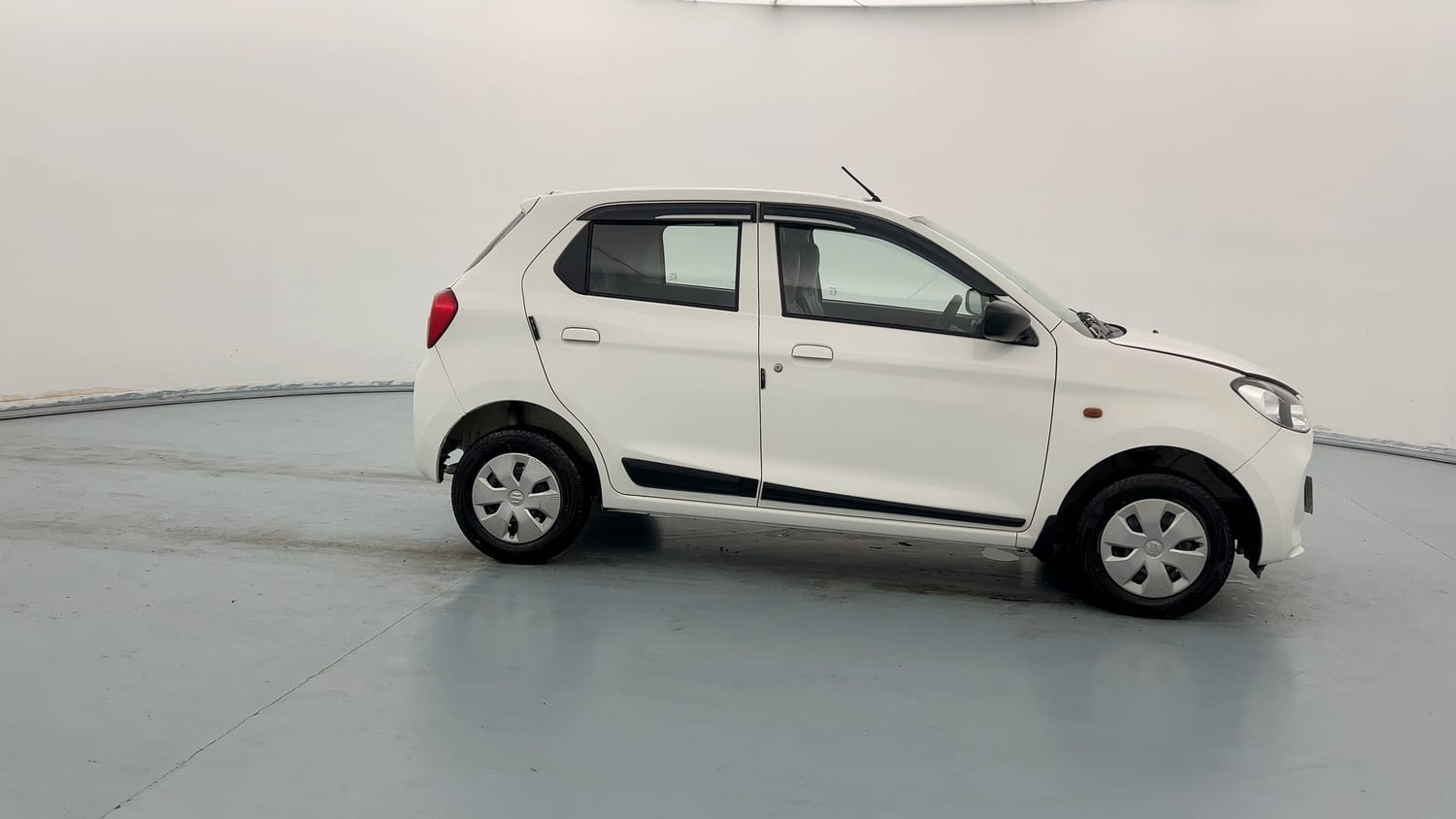 Used 2023 Maruti Suzuki Alto K10 VXi AGS Petrol Automatic exterior RIGHT SIDE VIEW
