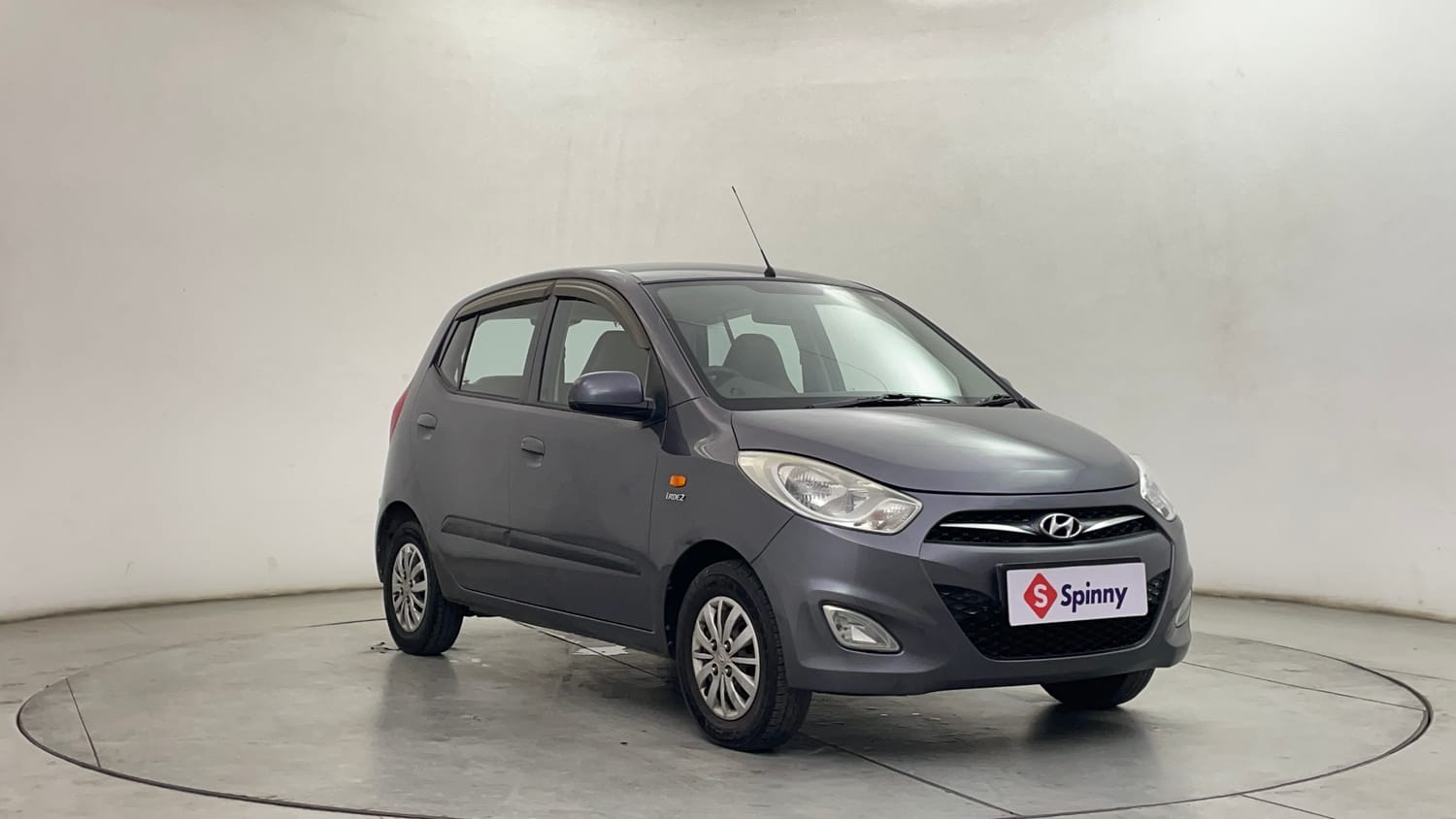 Used 2016 Hyundai i10 Sportz 1.1 iRDE2 Petrol Manual exterior RIGHT FRONT CORNER VIEW