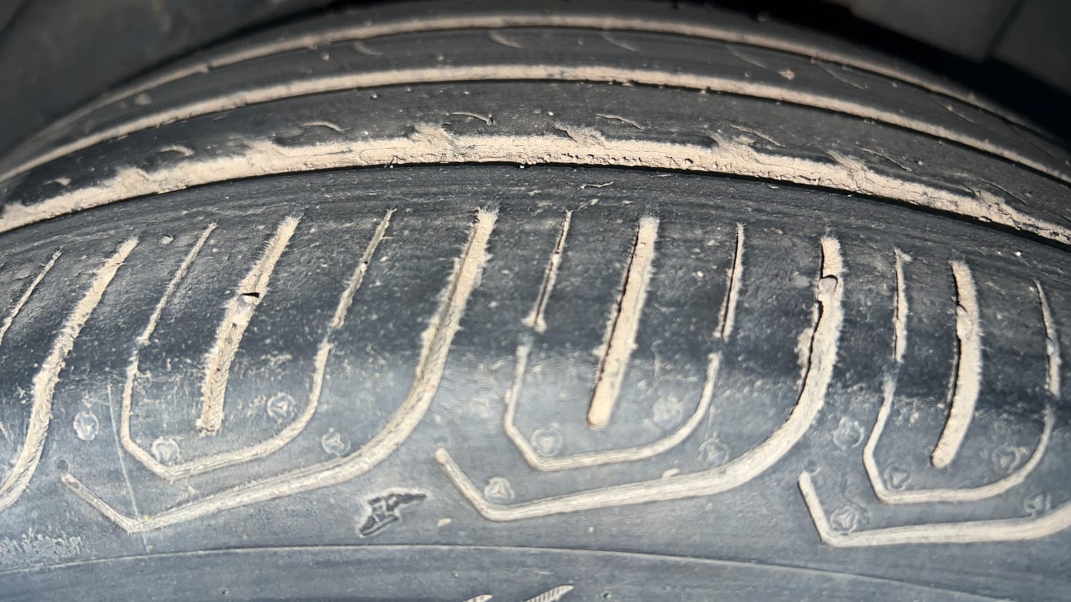 Used 2014 Honda Brio S MT Petrol Manual tyres LEFT REAR TYRE TREAD VIEW