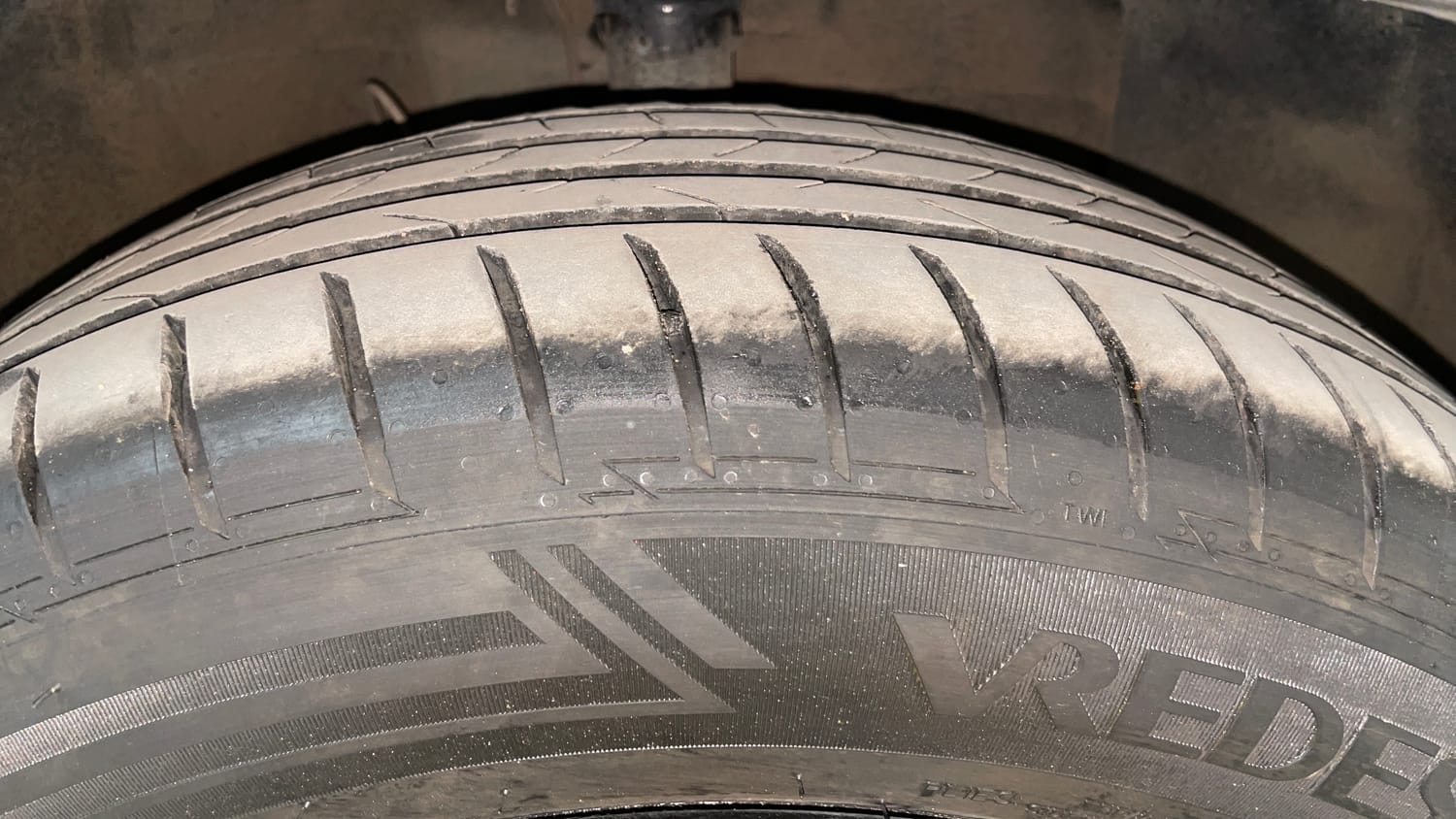 Used 2026 Hyundai Exter 1.2 Kappa Petrol AMT HX 3 Petrol Automatic tyres RIGHT FRONT TYRE TREAD VIEW