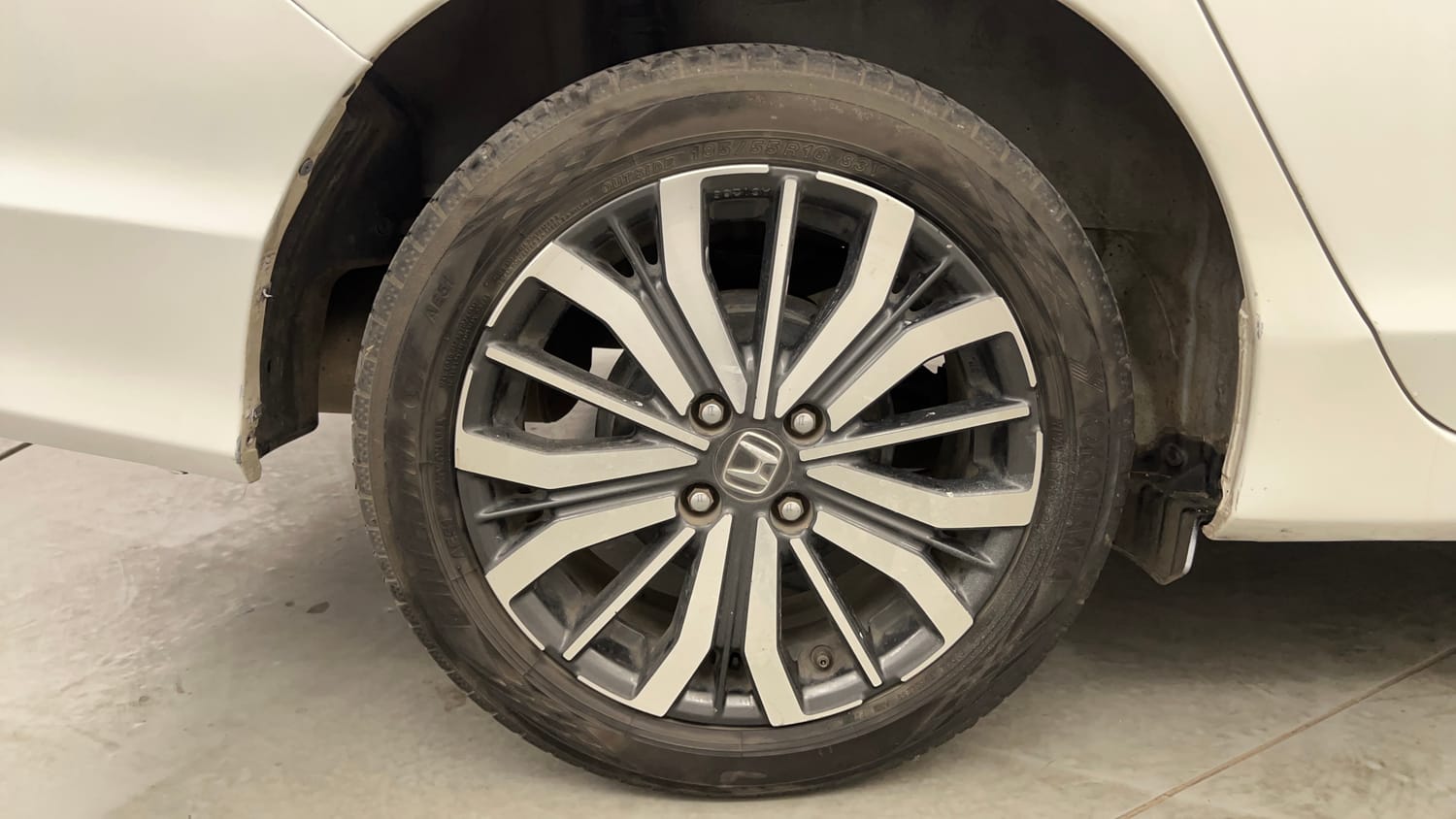 Used 2018 Honda City VX Petrol Petrol Manual tyres RIGHT REAR TYRE RIM VIEW
